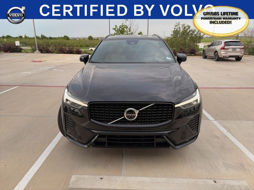 2023 Volvo XC60 B5 Ultimate Dark Theme