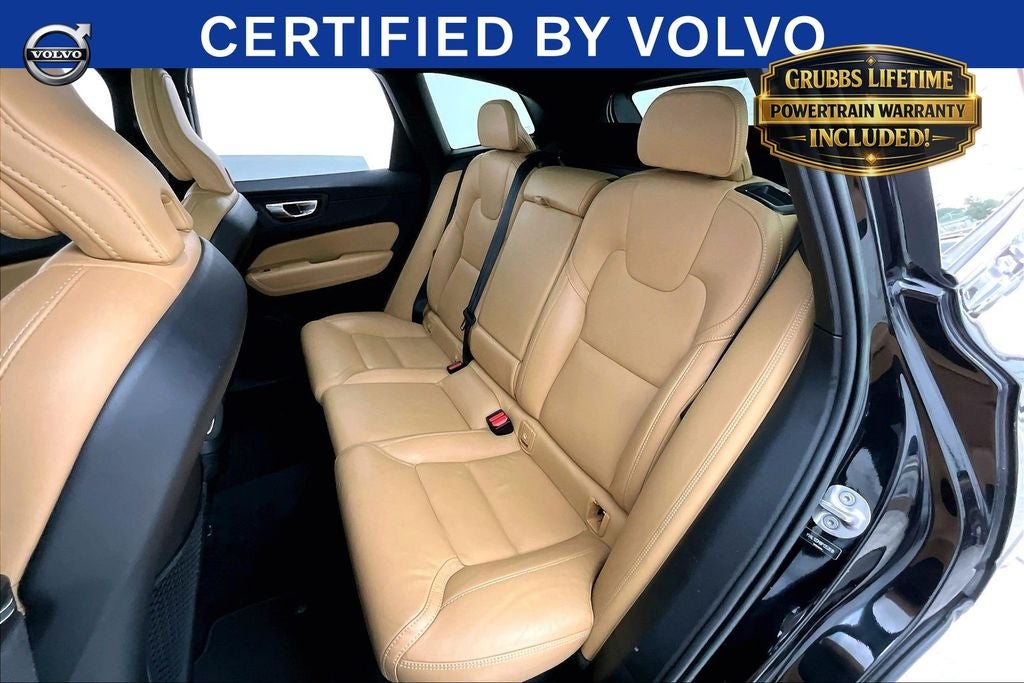 2023 Volvo XC60 B5 Ultimate Dark Theme