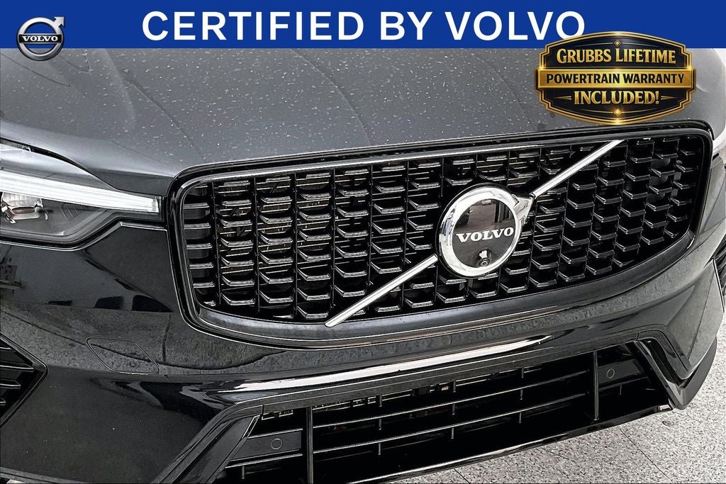 2023 Volvo XC60 B5 Ultimate Dark Theme