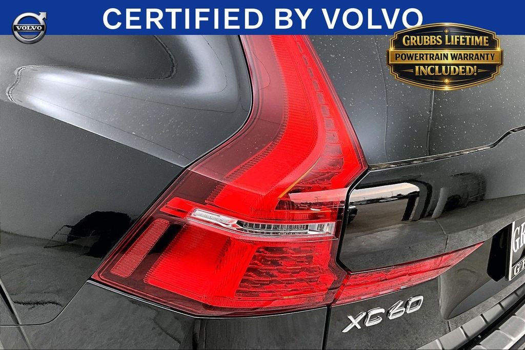 2023 Volvo XC60 B5 Ultimate Dark Theme