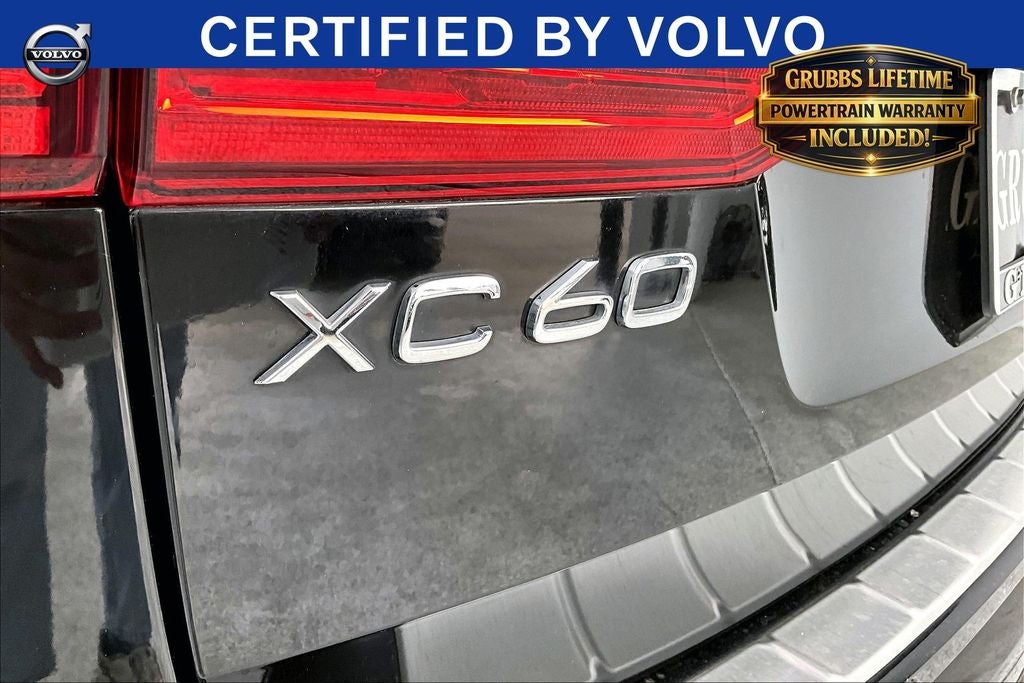 2023 Volvo XC60 B5 Ultimate Dark Theme