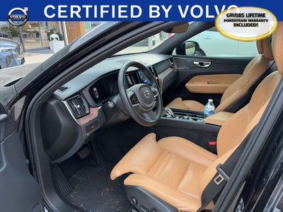 2023 Volvo XC60 B5 Ultimate Dark Theme