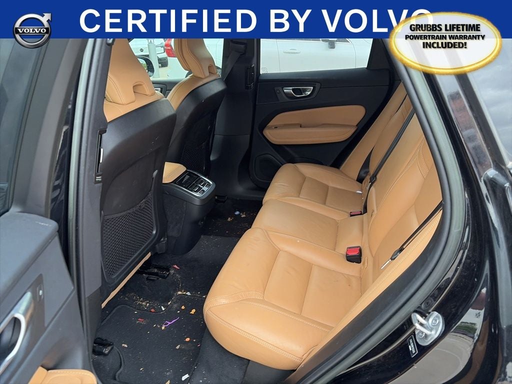 2023 Volvo XC60 B5 Ultimate Dark Theme