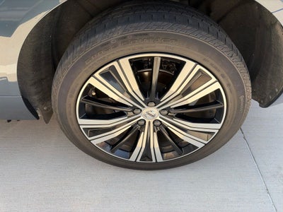 2023 Volvo XC60 B5 Plus Bright Theme