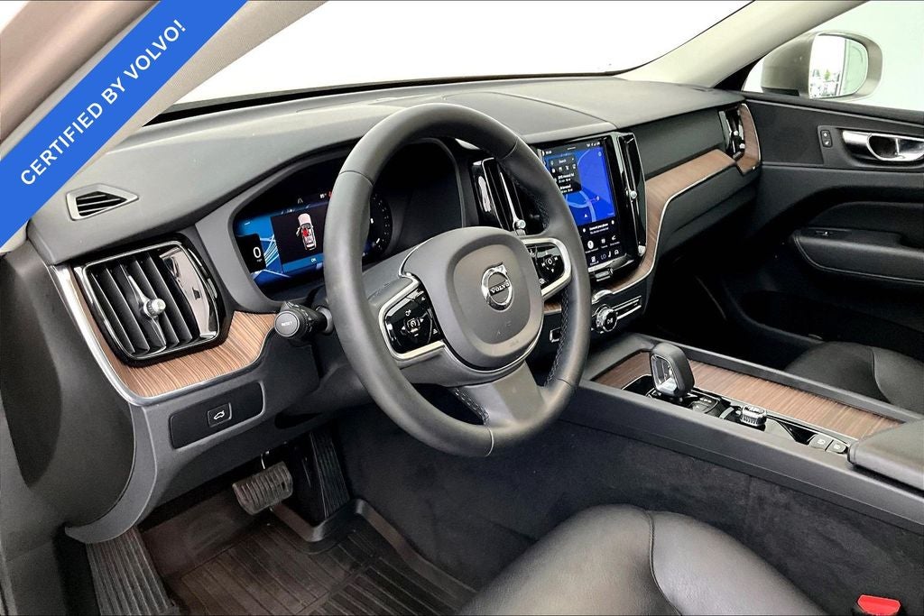 2023 Volvo XC60 B5 Plus Bright Theme
