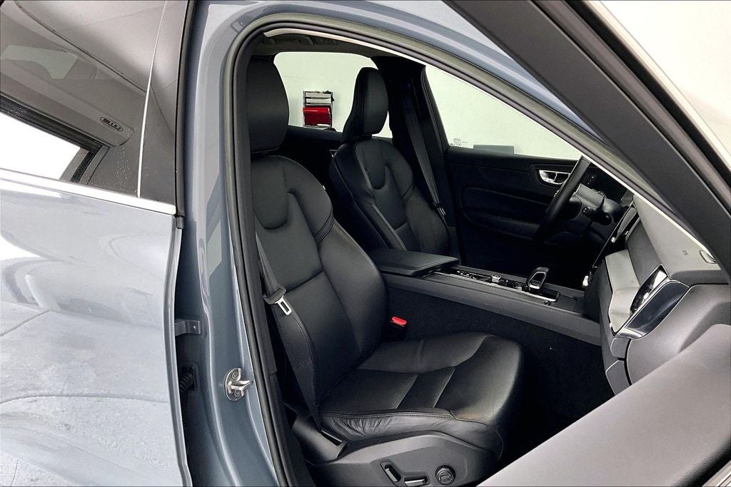 2023 Volvo XC60 B5 Core