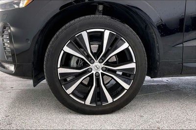 2023 Volvo XC60 B5 Plus Dark Theme