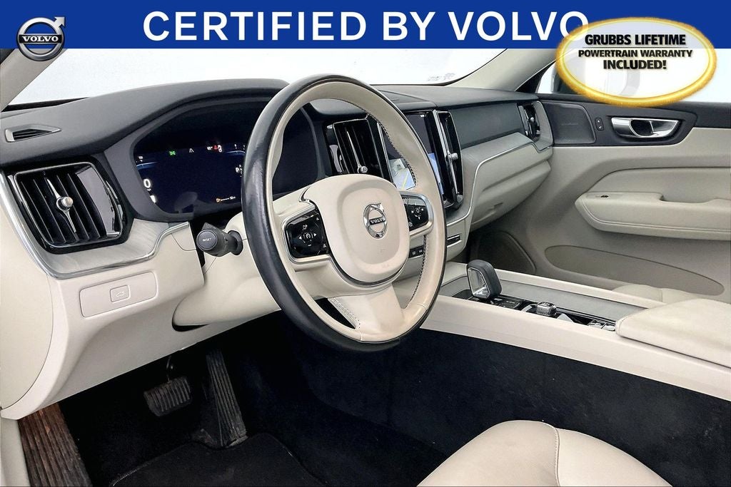 2023 Volvo XC60 B5 Plus Dark Theme