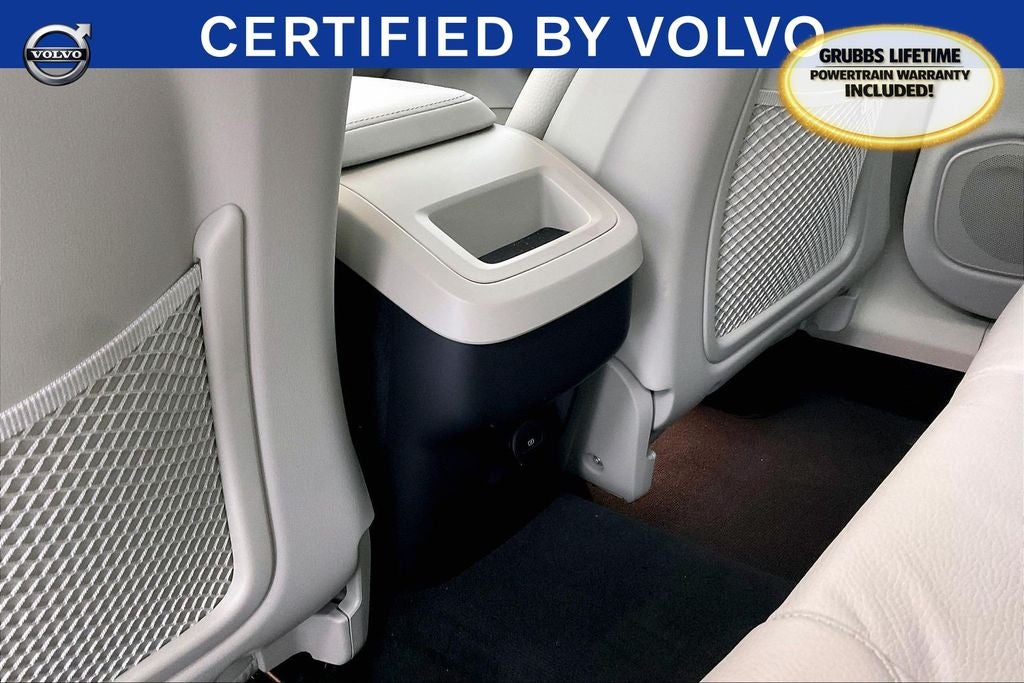 2023 Volvo XC60 B5 Plus Dark Theme