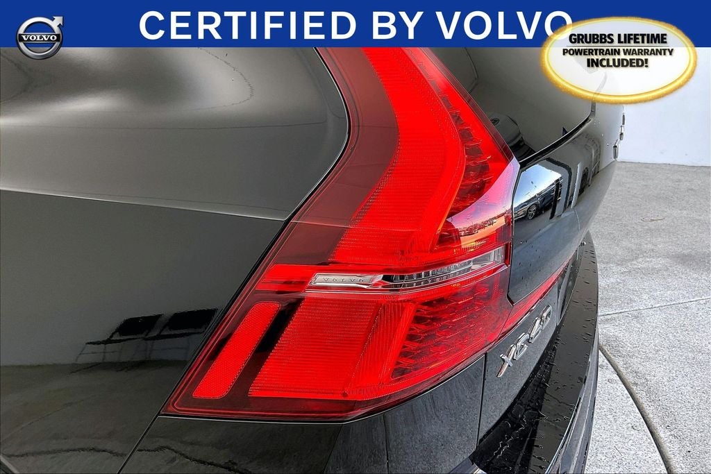 2023 Volvo XC60 B5 Plus Dark Theme