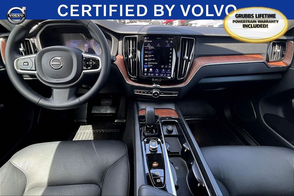 2023 Volvo XC60 B5 Plus Dark Theme