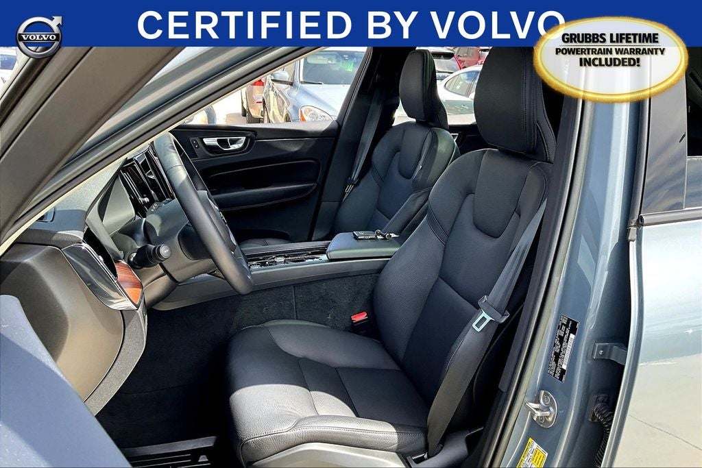 2023 Volvo XC60 B5 Plus Dark Theme