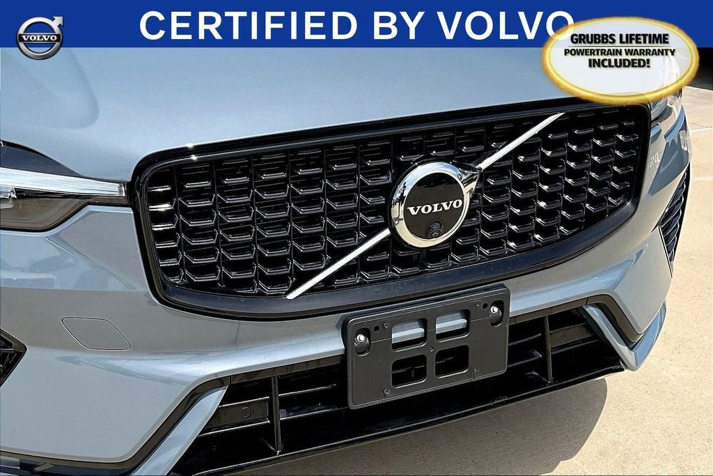 2023 Volvo XC60 B5 Plus Dark Theme