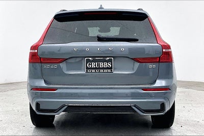 2023 Volvo XC60 B5 Plus Dark Theme
