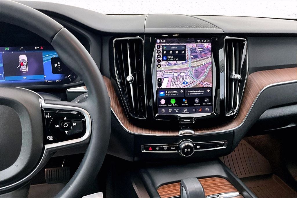 2023 Volvo XC60 B5 Plus Dark Theme