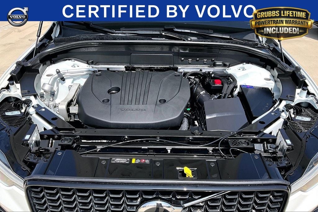 2023 Volvo XC60 B5 Plus Dark Theme