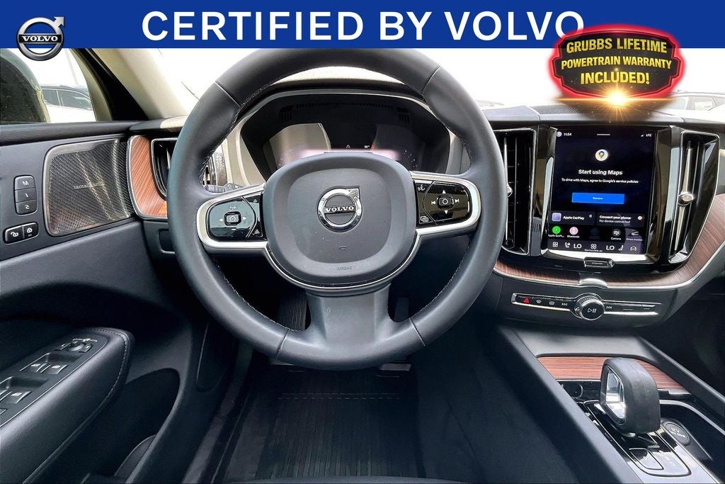 2023 Volvo XC60 B5 Plus Dark Theme