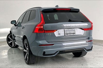 2023 Volvo XC60 B5 Ultimate Dark Theme
