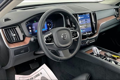 2023 Volvo XC60 B5 Ultimate Dark Theme