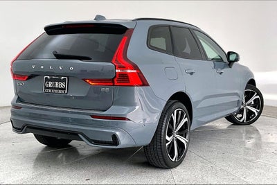 2023 Volvo XC60 B5 Ultimate Dark Theme
