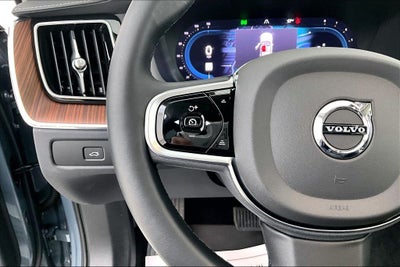 2023 Volvo XC60 B5 Ultimate Dark Theme