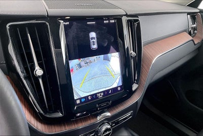 2023 Volvo XC60 B5 Ultimate Dark Theme