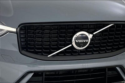 2023 Volvo XC60 B5 Ultimate Dark Theme