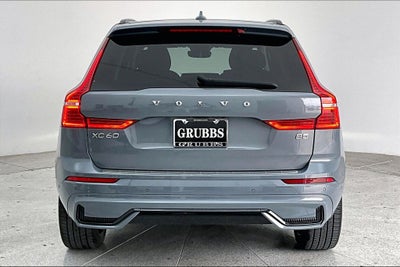 2023 Volvo XC60 B5 Ultimate Dark Theme