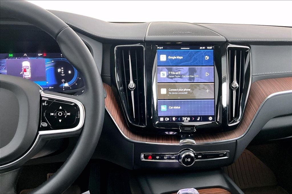 2023 Volvo XC60 B5 Ultimate Dark Theme