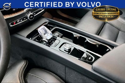 2023 Volvo XC60 B5 Ultimate Dark Theme