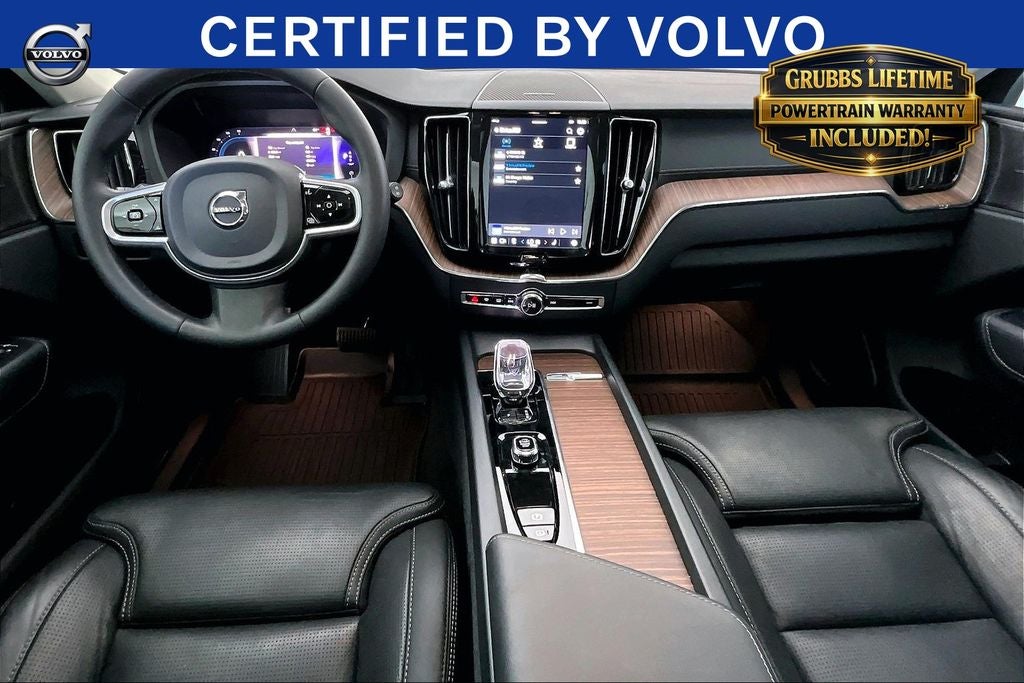 2023 Volvo XC60 B5 Ultimate Dark Theme