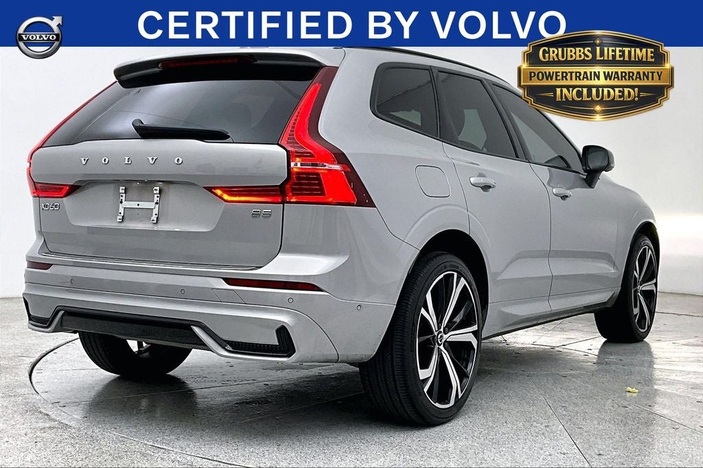 2023 Volvo XC60 B5 Ultimate Dark Theme