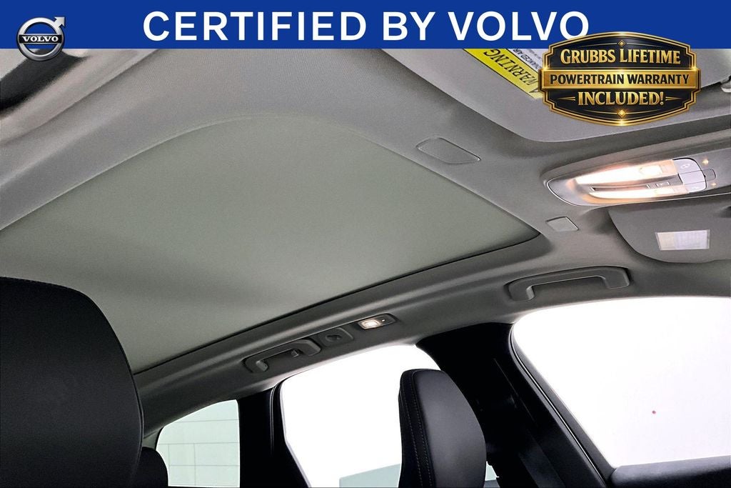 2023 Volvo XC60 B5 Ultimate Dark Theme