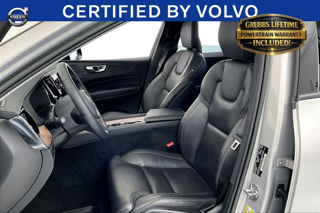 2023 Volvo XC60 B5 Ultimate Dark Theme