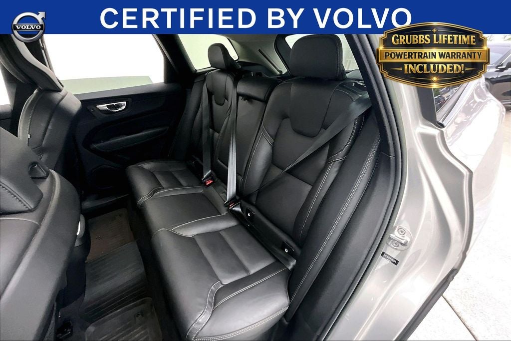 2023 Volvo XC60 B5 Ultimate Dark Theme
