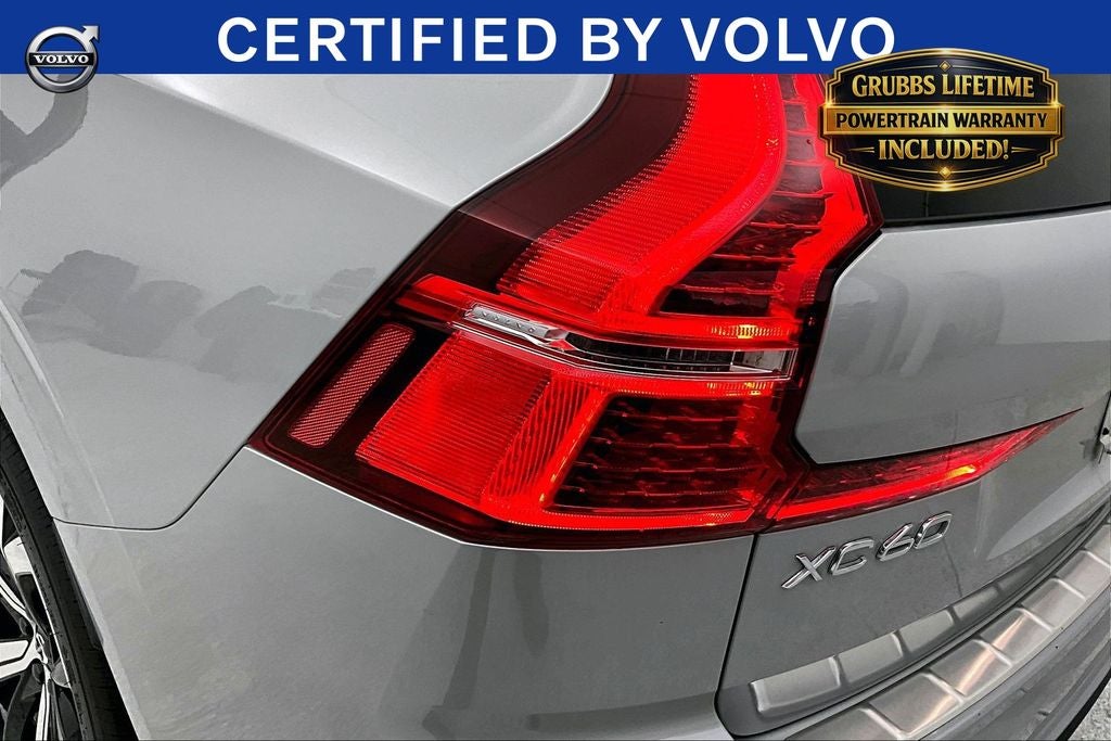 2023 Volvo XC60 B5 Ultimate Dark Theme