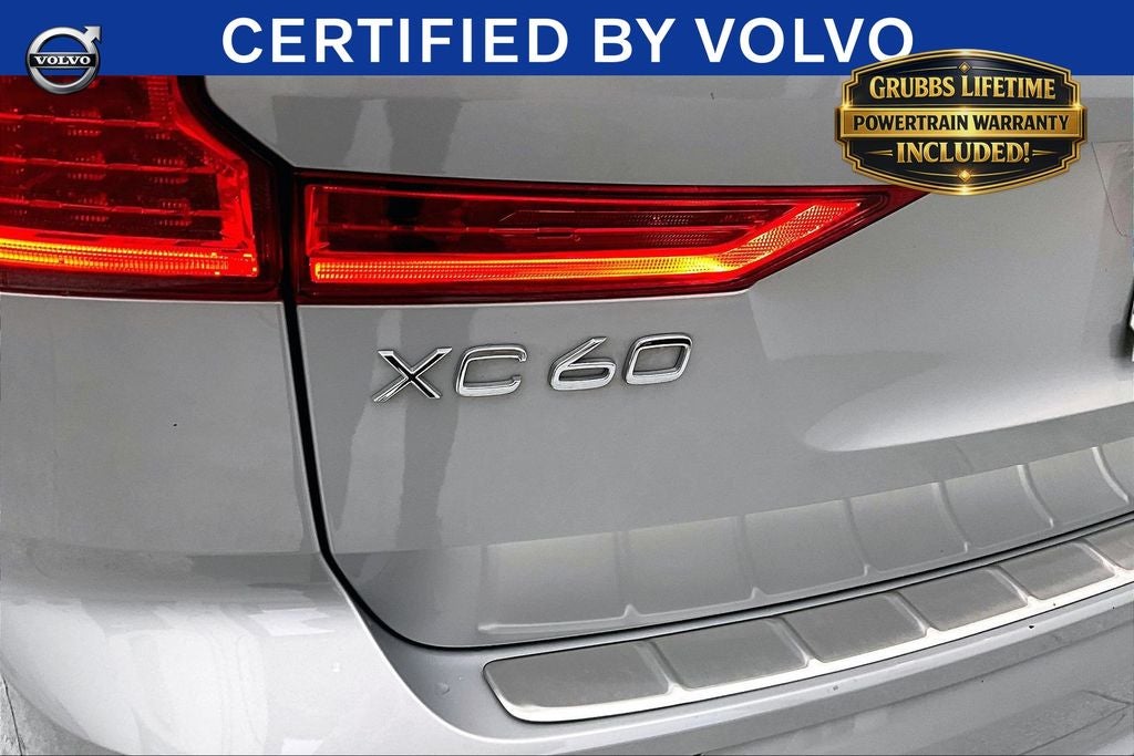 2023 Volvo XC60 B5 Ultimate Dark Theme