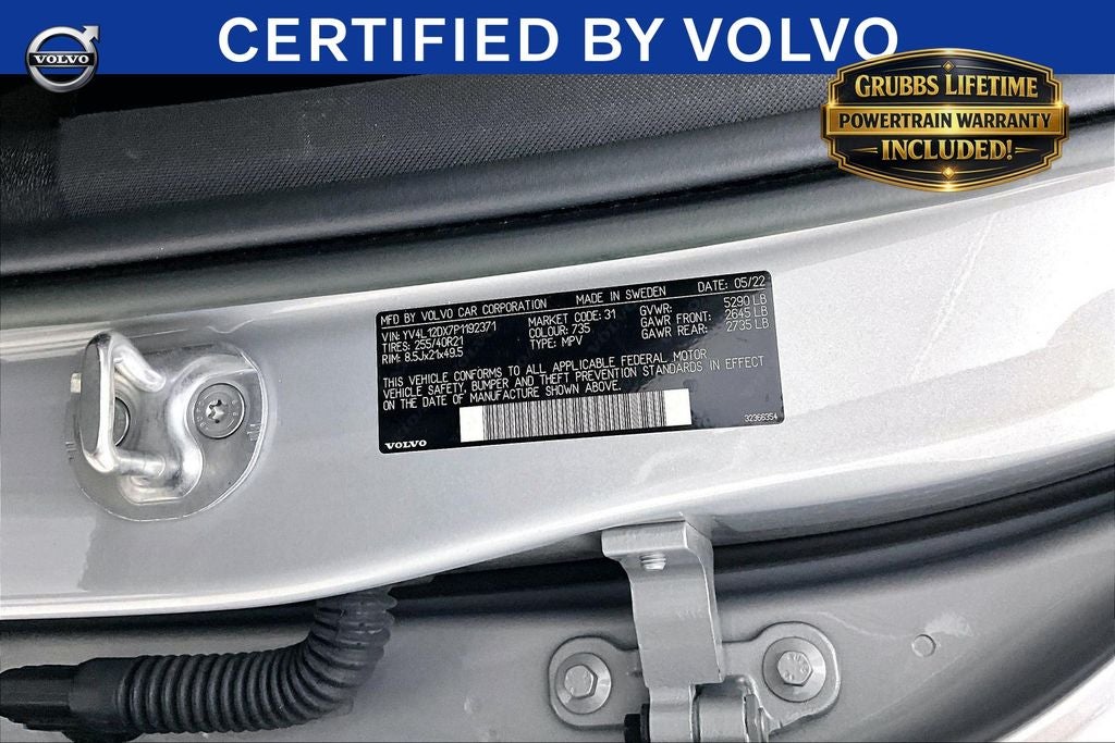 2023 Volvo XC60 B5 Ultimate Dark Theme