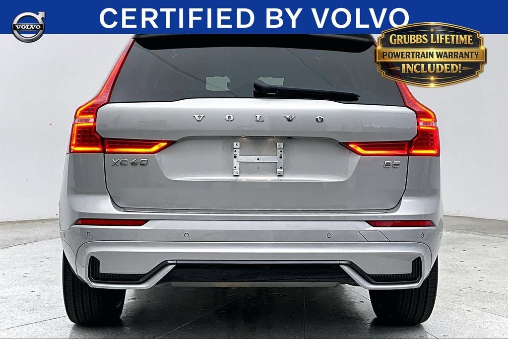 2023 Volvo XC60 B5 Ultimate Dark Theme