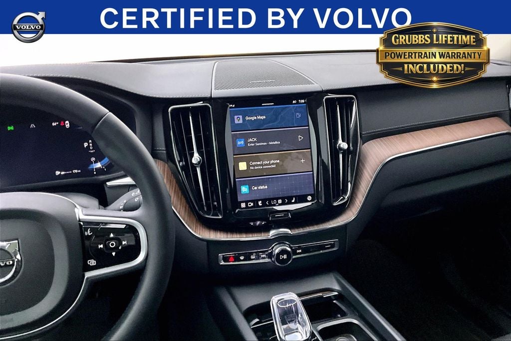 2023 Volvo XC60 B5 Ultimate Dark Theme