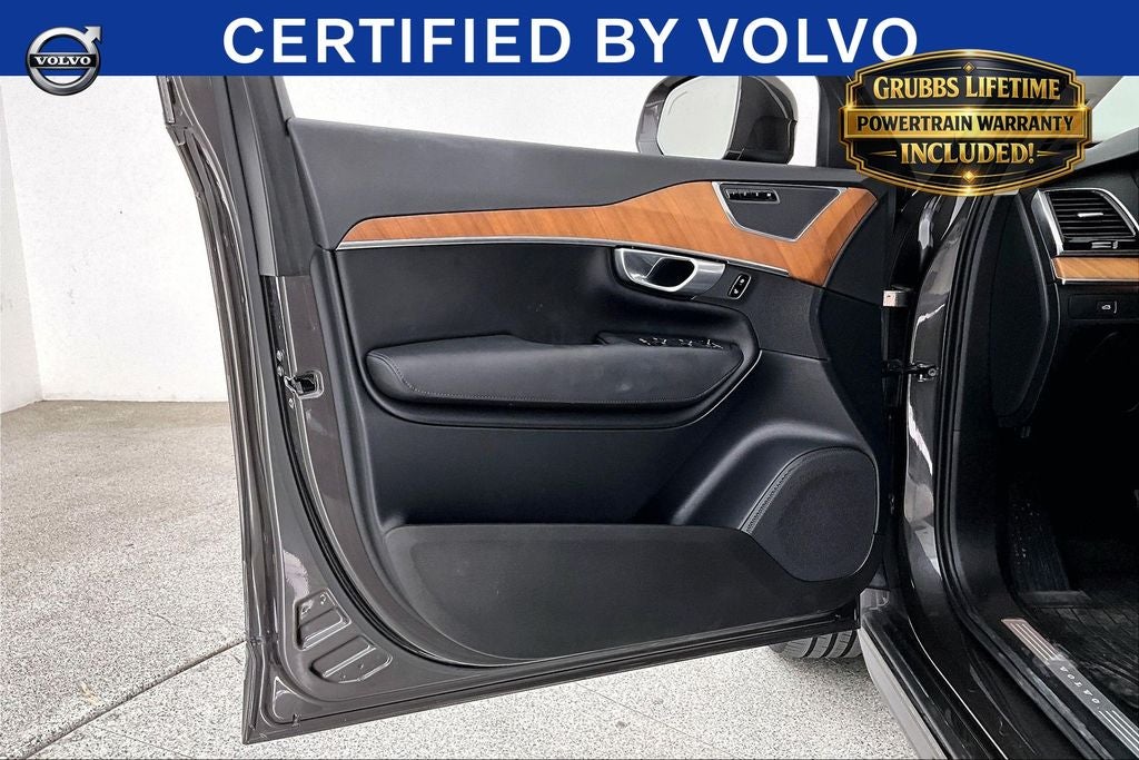 2024 Volvo XC90 B5 Plus