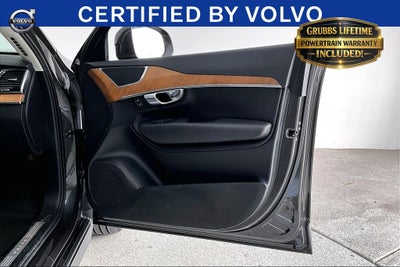 2024 Volvo XC90 B5 Plus