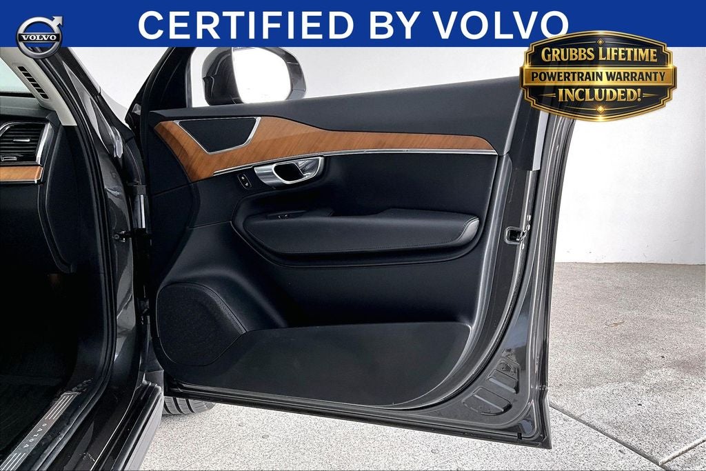 2024 Volvo XC90 B5 Plus