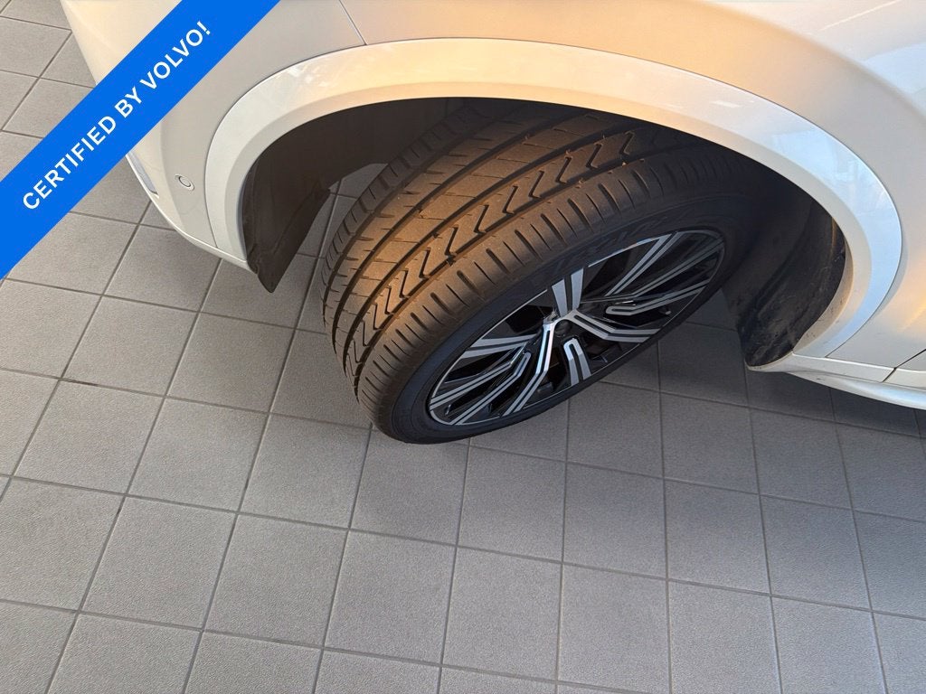 2024 Volvo XC90 B5 Plus