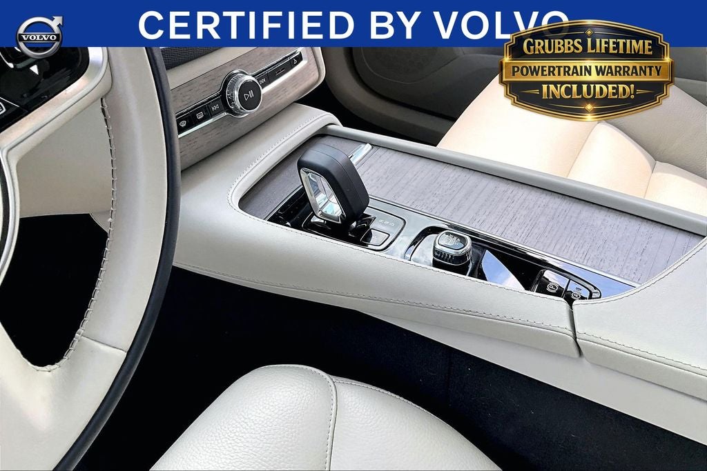 2024 Volvo XC90 B5 Plus