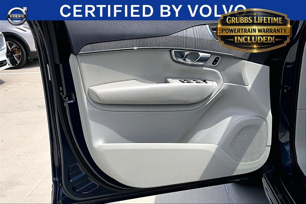 2024 Volvo XC90 B5 Plus