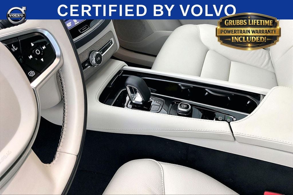 2024 Volvo XC90 B5 Plus