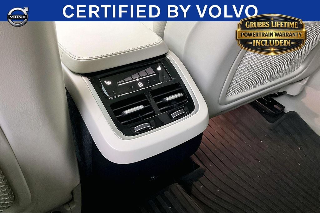 2024 Volvo XC90 B5 Plus