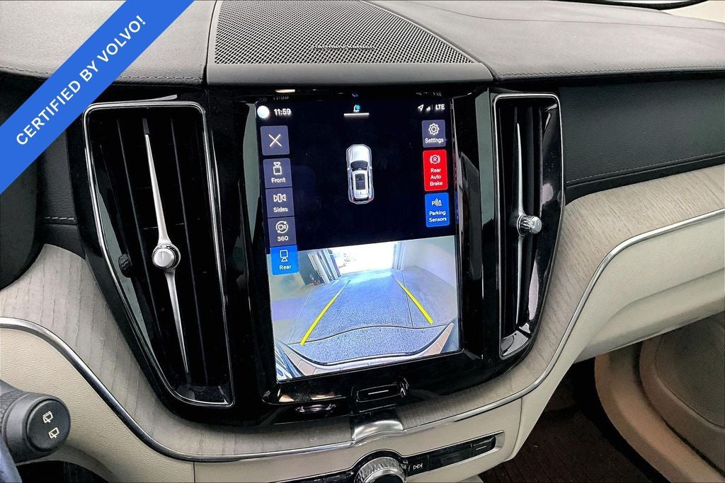 2023 Volvo XC60 B5 Ultimate Bright Theme
