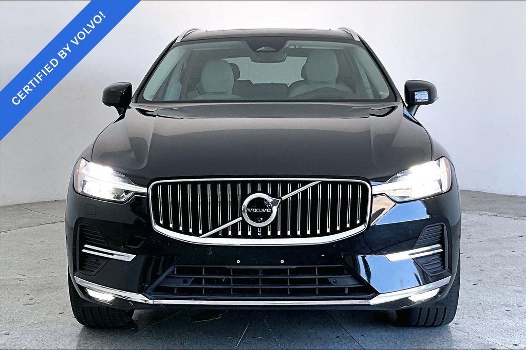 2023 Volvo XC60 B5 Ultimate Bright Theme